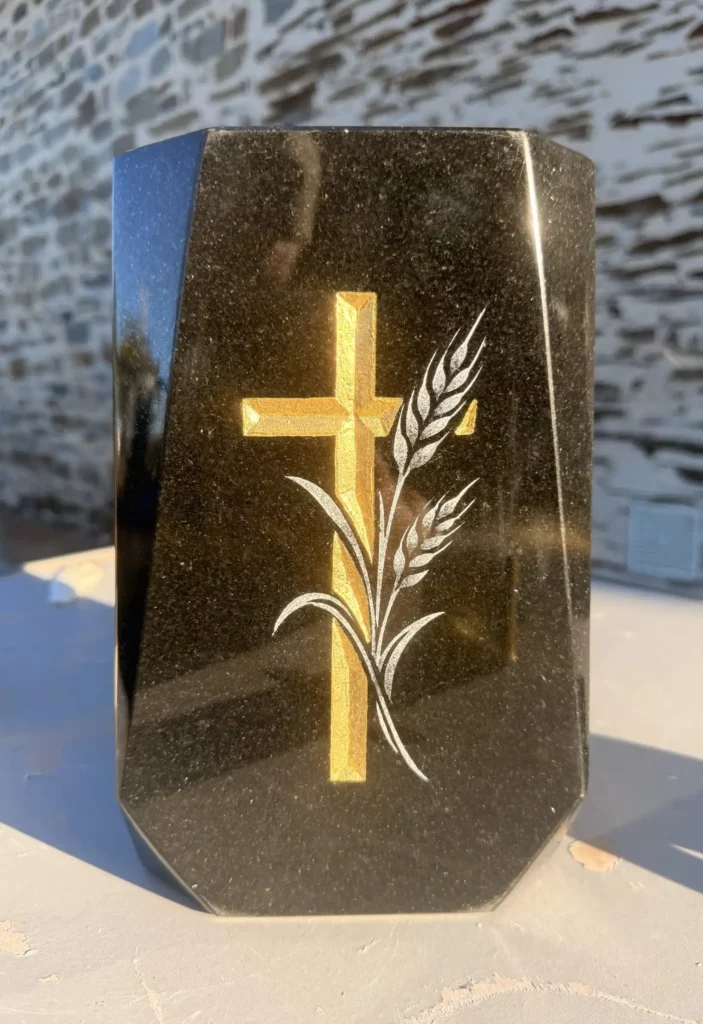 Après : Croix et épis, redorure